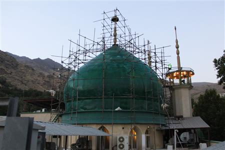 مرمت و بازسازی گنبد و مناره مسجد جامع جماران