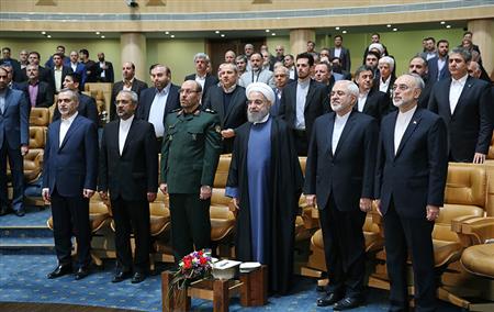 رهبری نبود انسجام و وحدت ملی در کشور نبود/ از آقای ظریف خواستم حرف رهبری روی زمین نماند 
